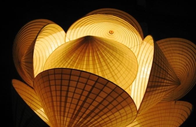 le-chapeau-conique-en-exposition