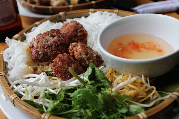 le-bun-cha-top-des-plats-vietnamiens-populaires