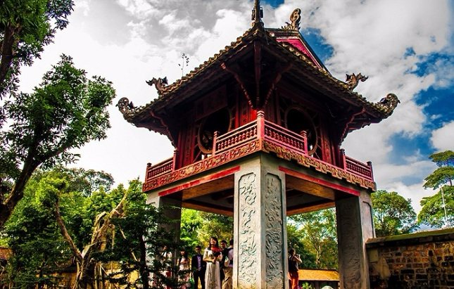 templos-vietnamitas-más-hermosos-literatura-hanoi-vietnam