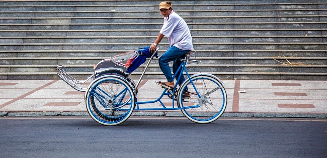 cyclo-pousse-a-saigon-vietnam