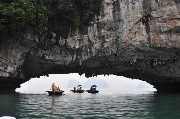 magnifique-caverne-du-tunnel-halong