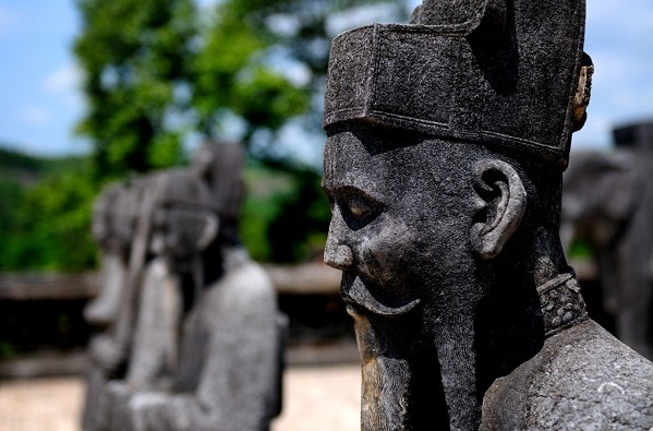 statue-du-mandarin-hue