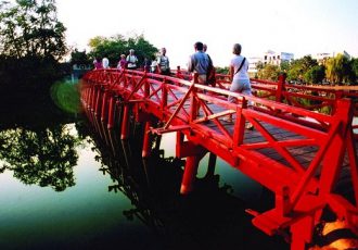 photo-hanoi-pont-rouge