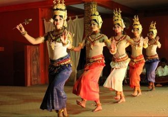 danse-traditionnelle-cambodgienne