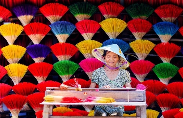 pueblo incienso de thuy xuan hue vietnam