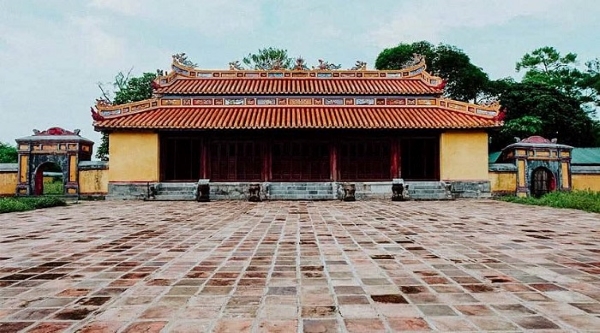 tumba de gia long hue vietnam