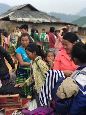 Provincia de Yen Bai, pueblo de Laos10 Viaje humanitario en diciembre de 2020