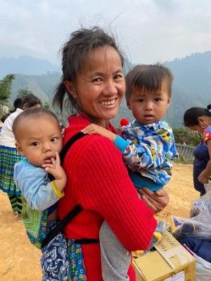 Provincia de Yen Bai, pueblo de Laos7 Viaje humanitario en diciembre de 2020