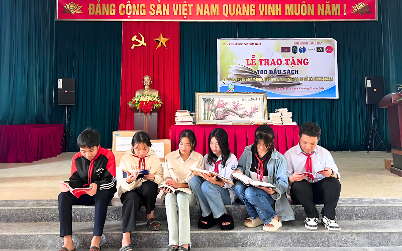 Estudiantes de la comuna de Luong Ngoai, distrito de Ba Thuoc, provincia de Thanh Hoa.