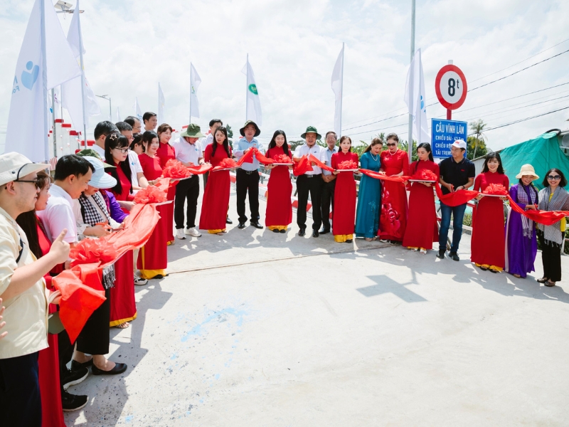 Ceremonia de inauguración del puente Vinh Lân, Cân Tho