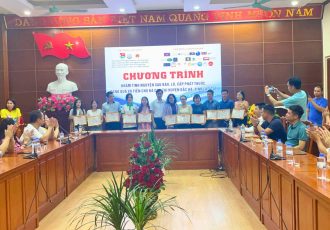 Horizon Vietnam Travel ha colaborado con varios grupos de voluntarios para ayudar a la población de Lao Cai.