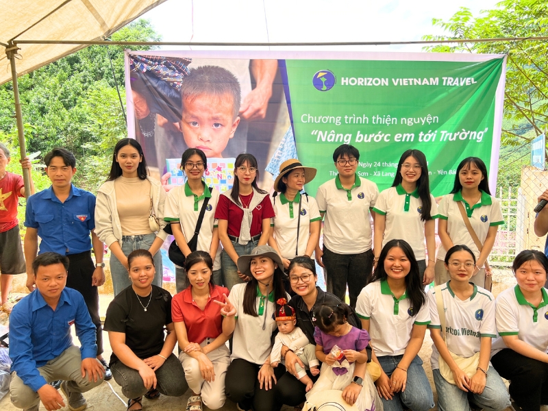 Horizon Vietnam Travel lanza el programa Acompaña a los niños en su camino a la escuela con regalos de vuelta al cole